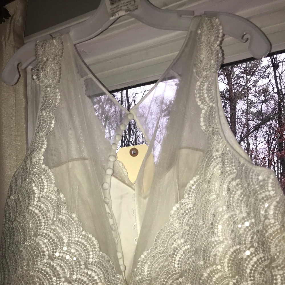 NWT Art-Deco Scalloped Lace Wedding Dress - Picture 4 of 6